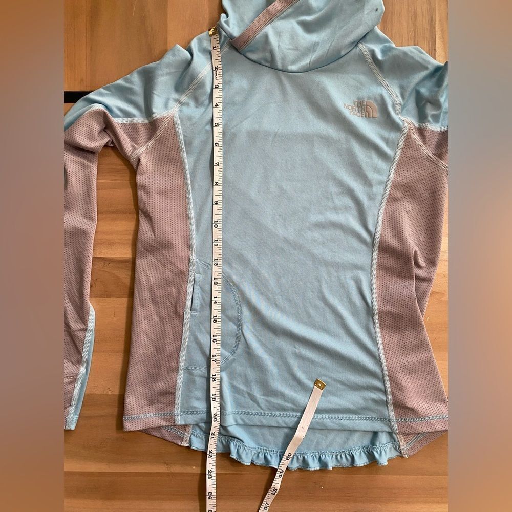 Light weight north face shirt pullover‎ - Picture 4 of 6